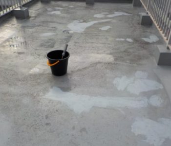 排水口が詰まり雨水でプール状に！雨漏りしたビル屋上の防水補修工事　大阪市北区