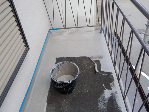 ベランダ下から雨漏りが発生！2階建て住宅で防水工事を行った事例 | 大阪市此花区
