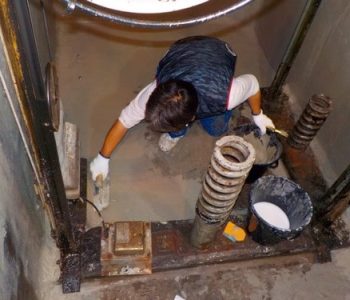エレベーターピットに水が溜まる！止水処理・防水塗装で溜水を解決　大阪市都島区