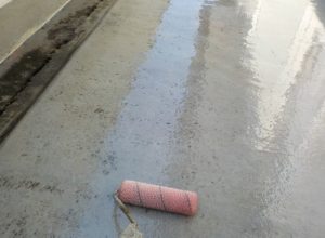 ベランダの床が剥がれて不安！FRP樹脂・トップコートの重ね塗りで解消　松原市