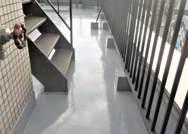 マンション屋上廻り（階段・床部）の防水・塗装工事 | 大阪市西区