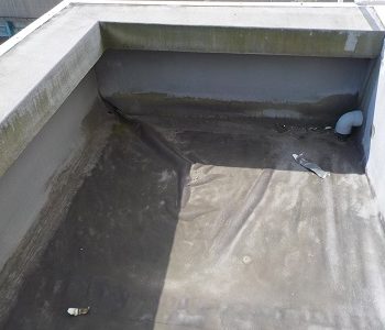 ビルのシート防水がヨレヨレで漏水…　大阪市　Sビル