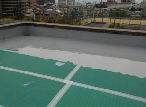 鉄骨5階建てで漏水！約40年補修なしのマンションの屋上防水工事　大阪市住之江区