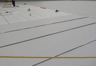 約970㎡ビル屋上の塩ビシート機械固定防水工事！　大阪府高石市