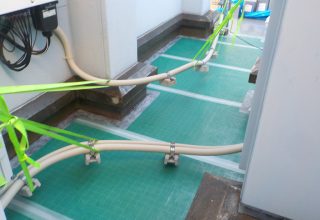 築35年8階建てビルの最上階から漏水！屋上や塔屋をウレタン塗膜防水通気緩衝工法による防水工事　大阪市住之江区