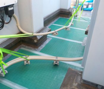 築35年8階建てビルの最上階から漏水！屋上や塔屋をウレタン塗膜防水通気緩衝工法による防水工事　大阪市住之江区