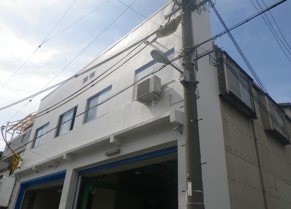 鉄骨2階建倉庫の外壁塗装！防水屋は下地に力を入れて長持ちさせる　大阪市東成区