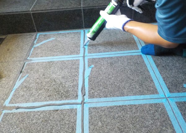 木造2階建て・2階浴室の水漏れが7万円で解決！100万円超の提案を回避したシーリング工事事例　大阪市東住吉区